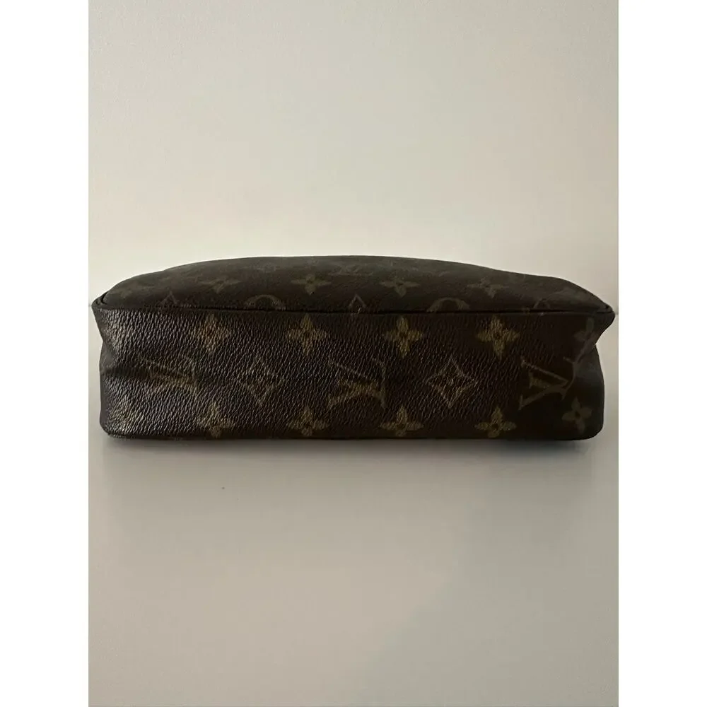 Louis Vuitton Monogram Toiletry Pouch - Picture 5 of 14